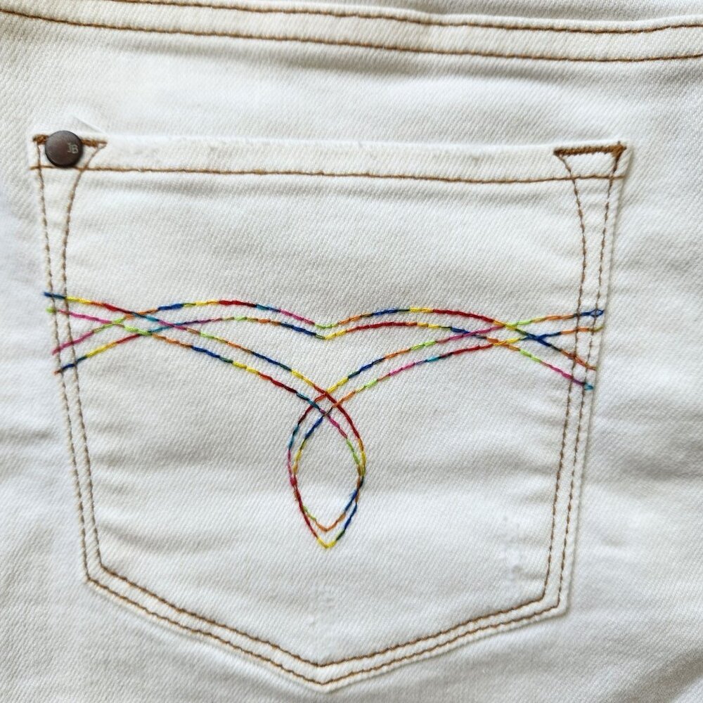 Judy Blue Rainbow Road Ecru Shorts Embroidered Frayed Hem Soft Stretchy Cute - Picture 7 of 13